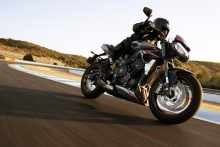 Triumph Street Triple RS - Moto2 765 engine
