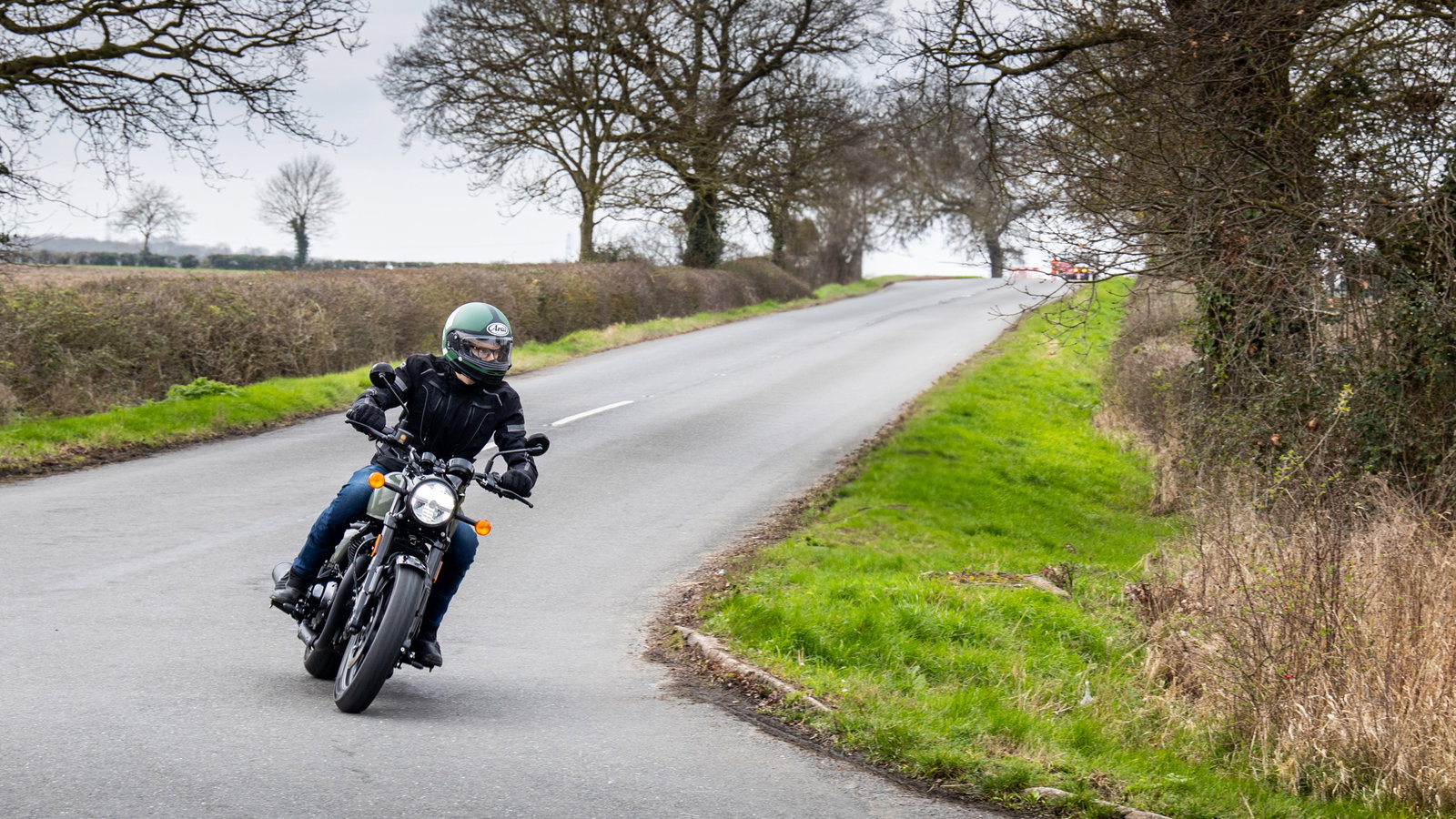 Riding a Royal Enfield Shotgun 650
