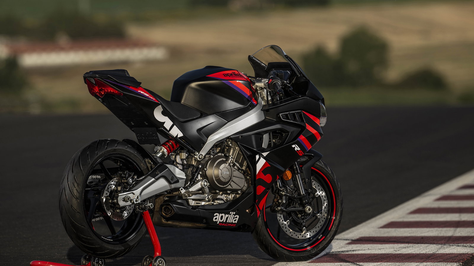 Aprilia RS457 - rear