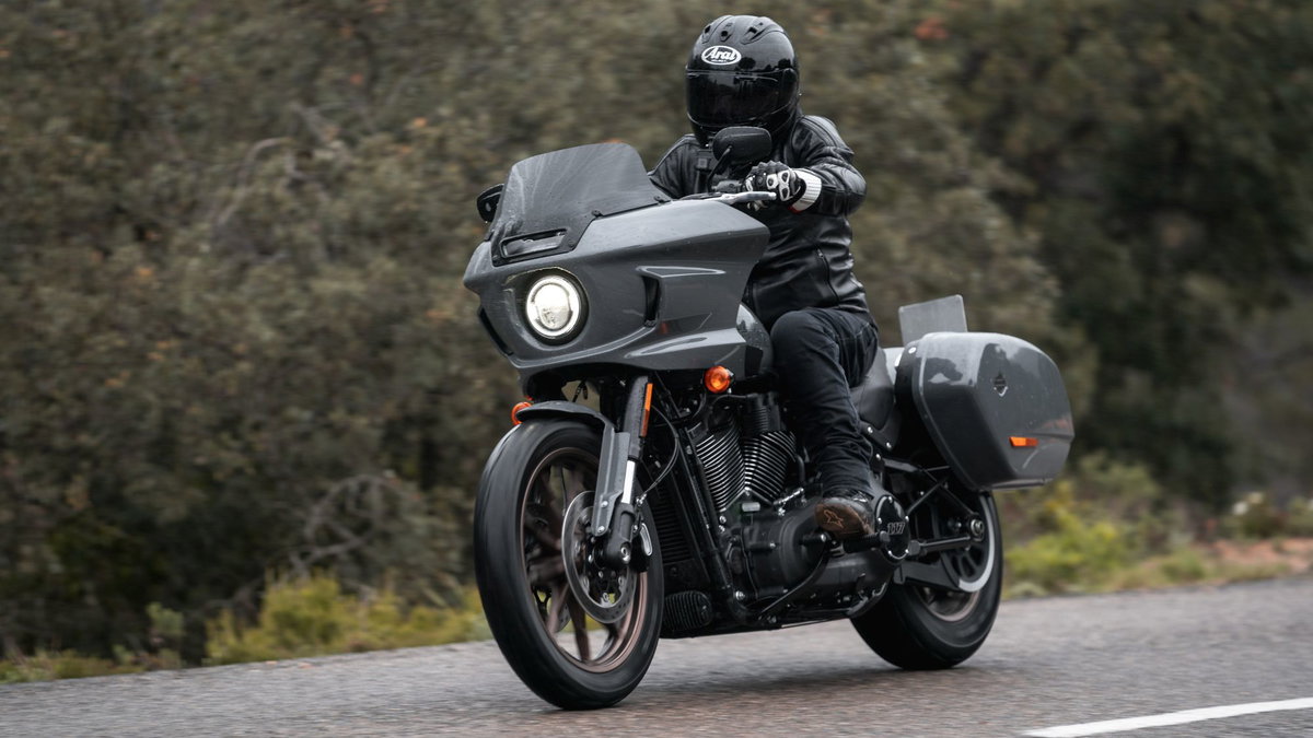 2022 Harley-Davidson Low Rider ST Road Test and Review | Visordown