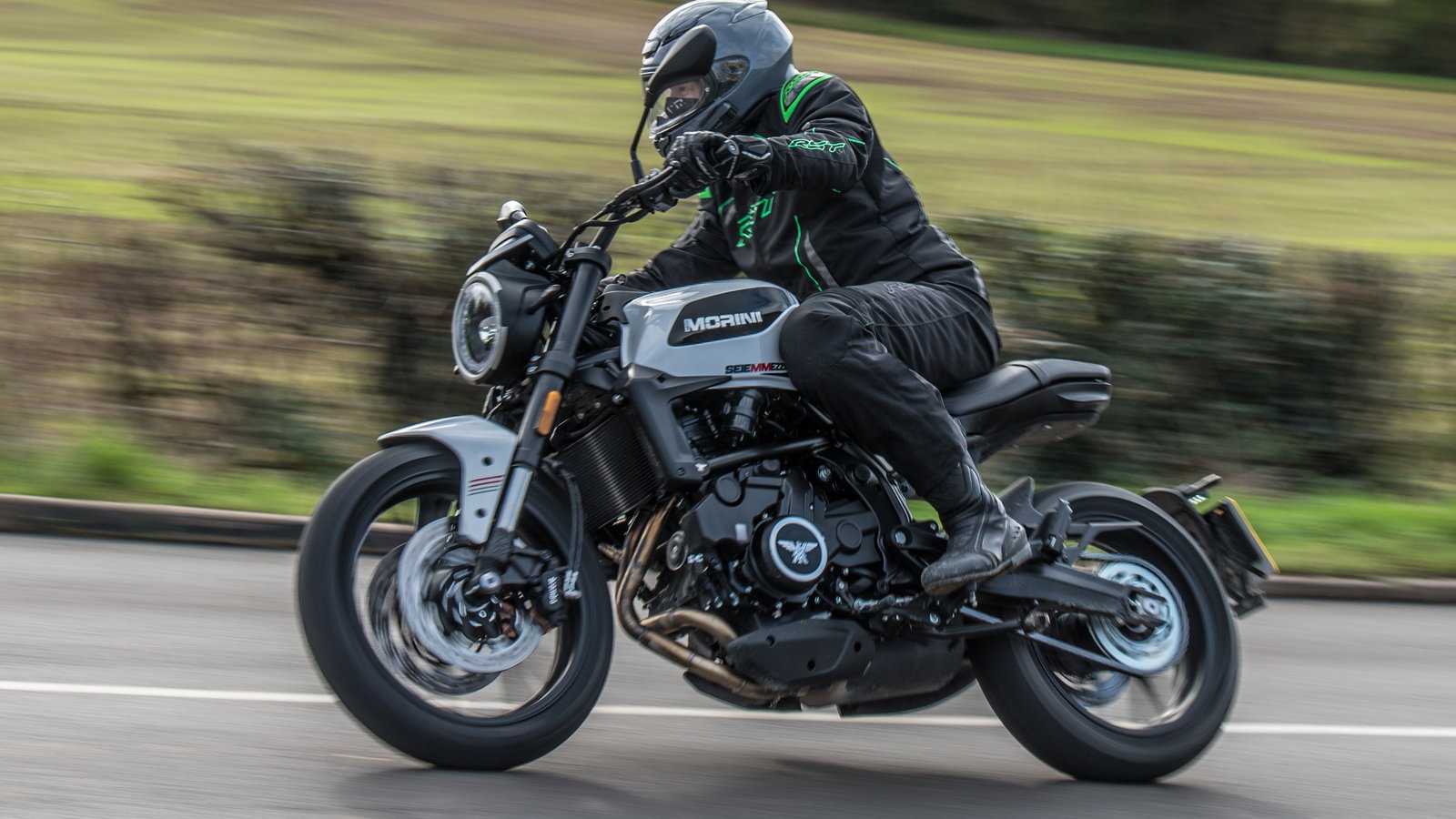 Moto Morini Seiemmezzo 650 2022 review