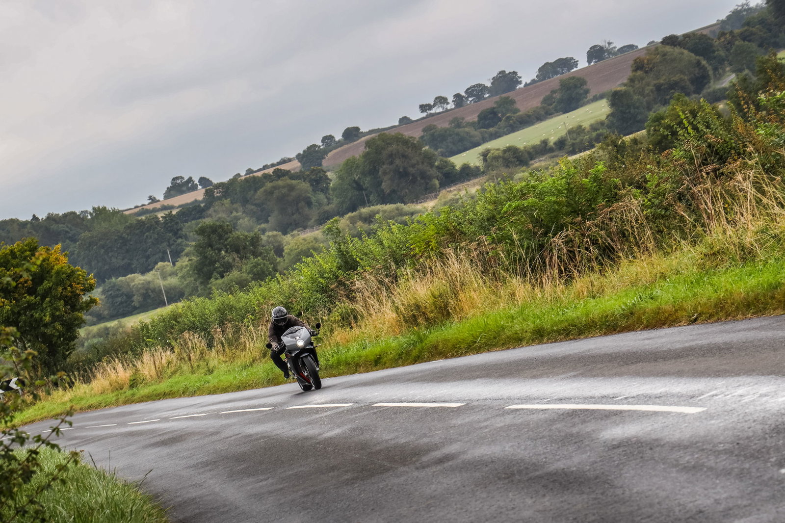 MV Agusta Superveloce - riding