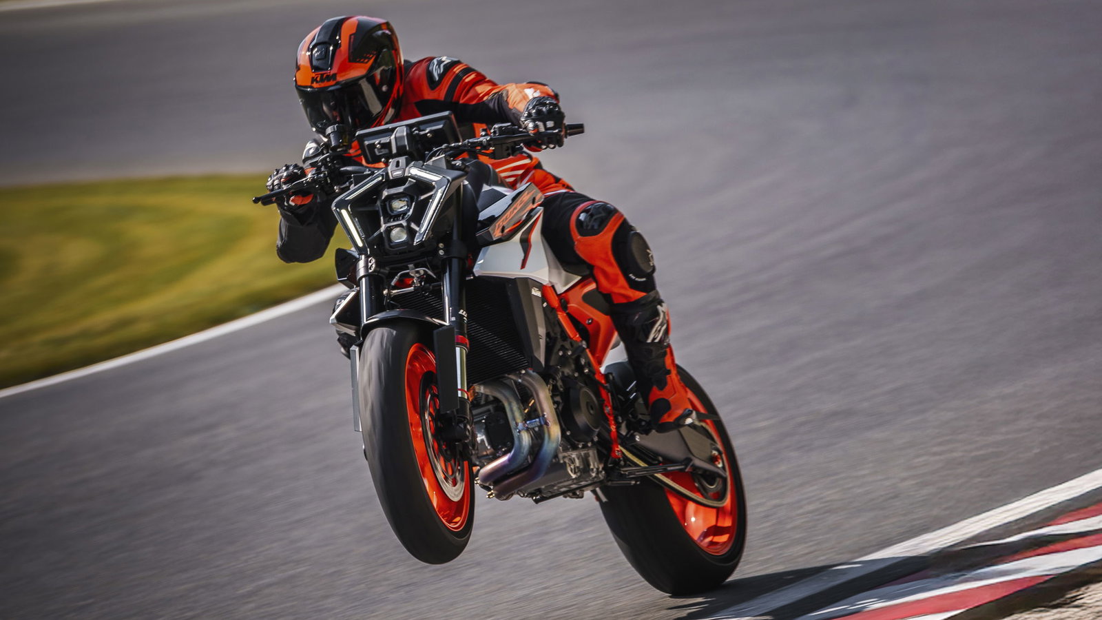 2023 - 2024 KTM DUKE 990 SLIP-ON AUSTIN RACING KTM DUKE 990/R 2025 