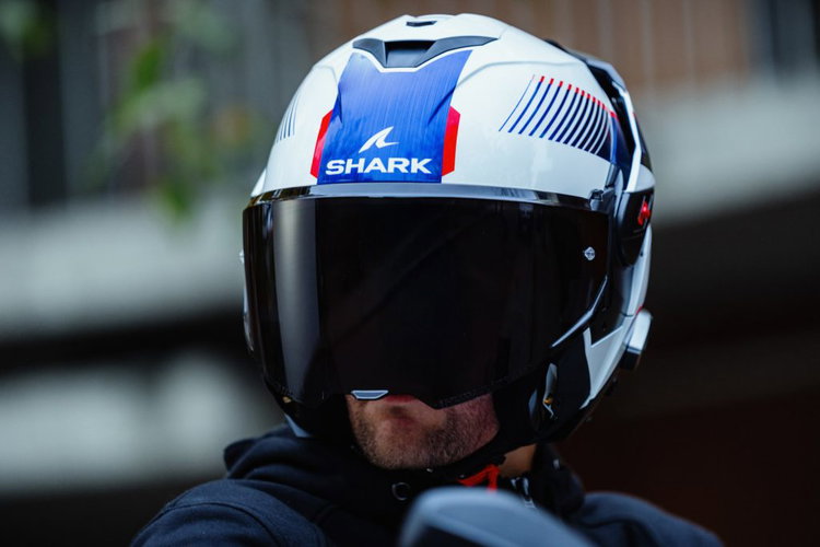 Affordable New Shark OXO Flip Front Revealed | Visordown