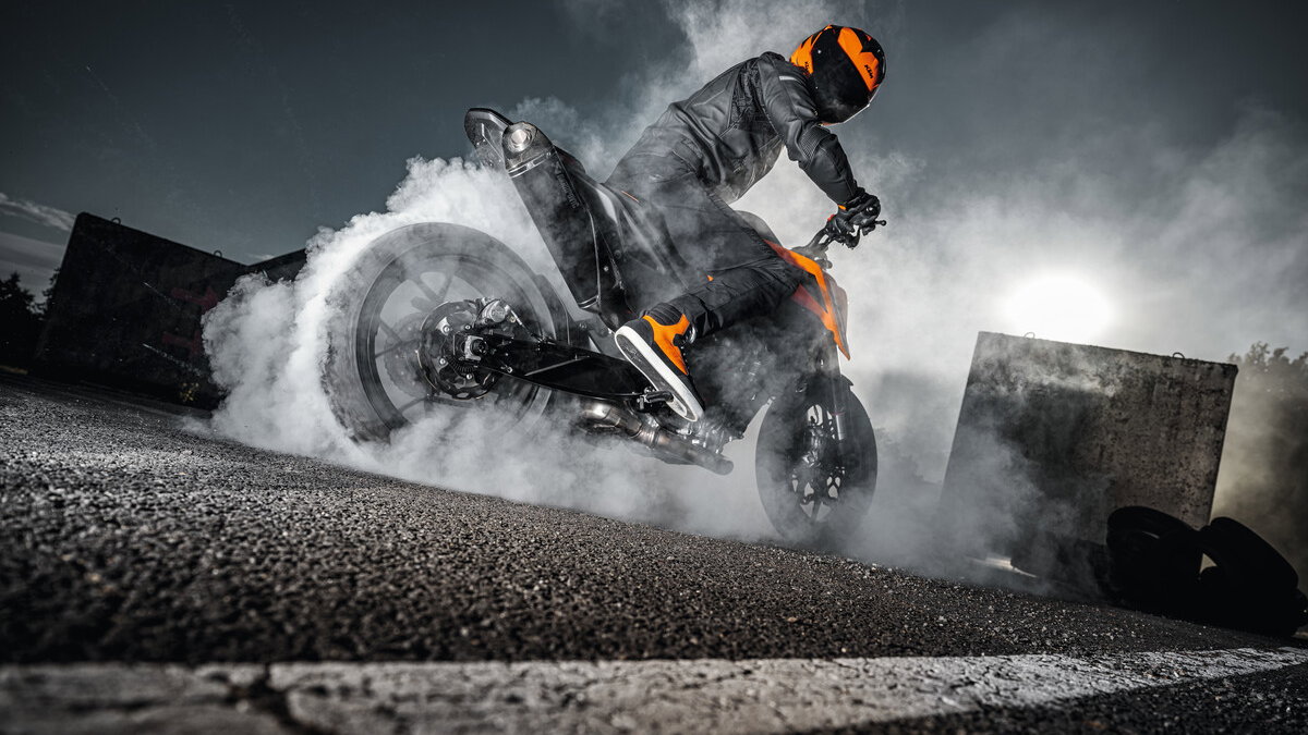 KTM 790 Duke burnout