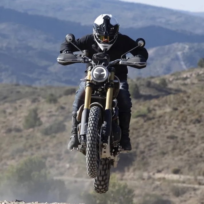 Scrambler 1200 jump