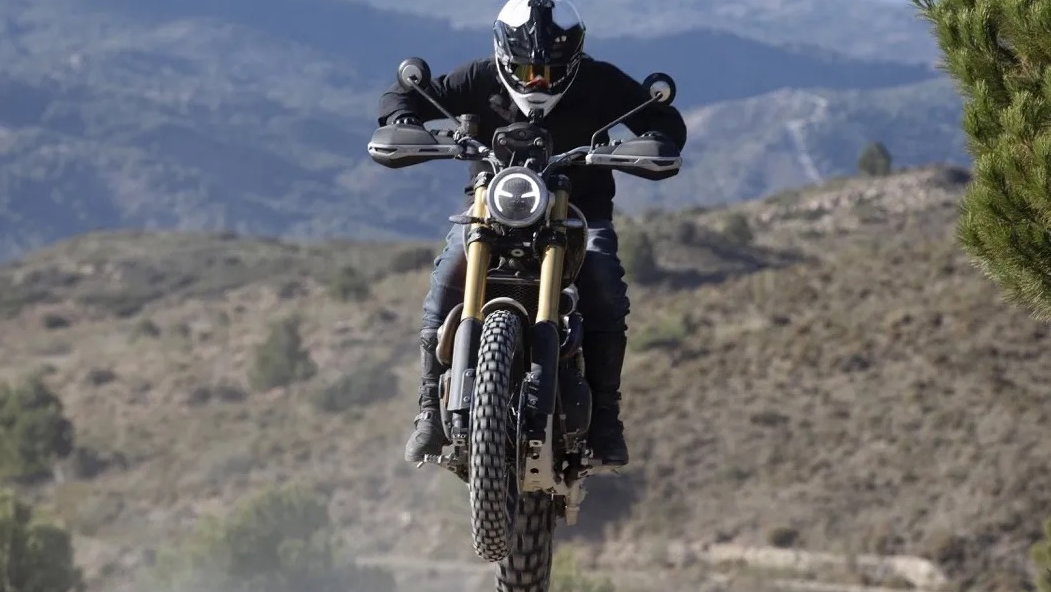 Scrambler 1200 jump
