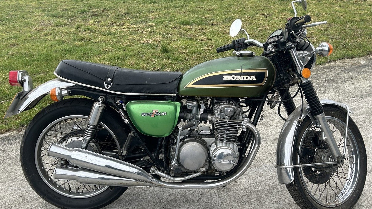 A Honda CB500-4