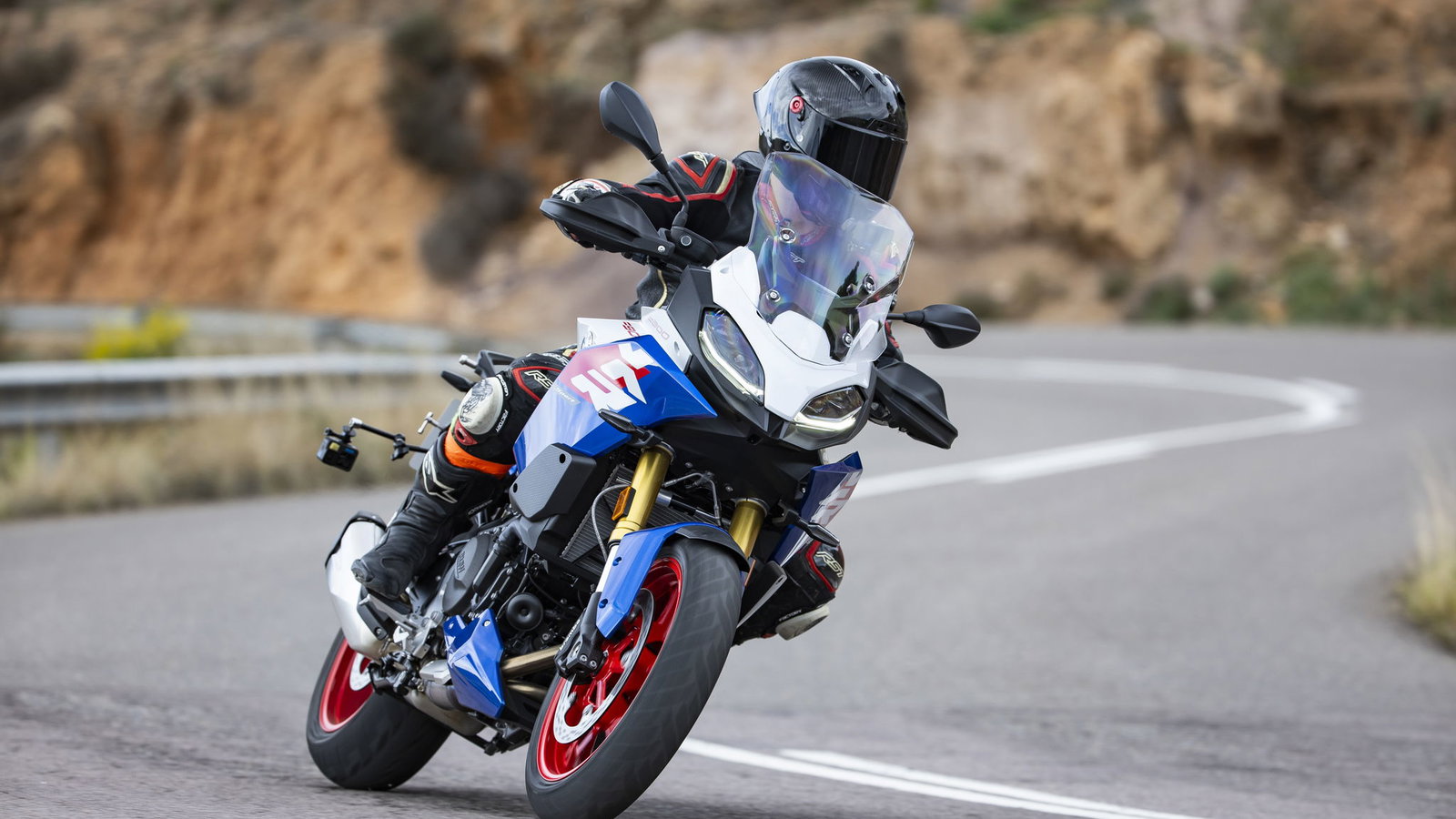 The new 2025 BMW F900 XR