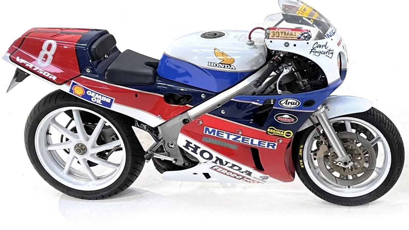 EX-Carl Fogarty RC30 for sale