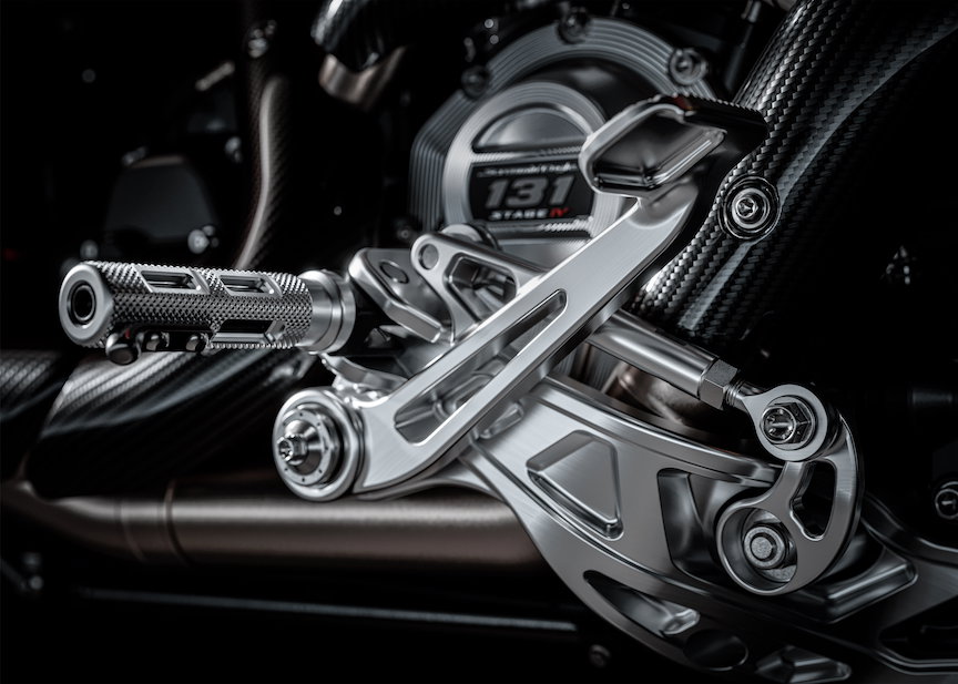 The Harley-Davidson CVO Road Glide RR - controls