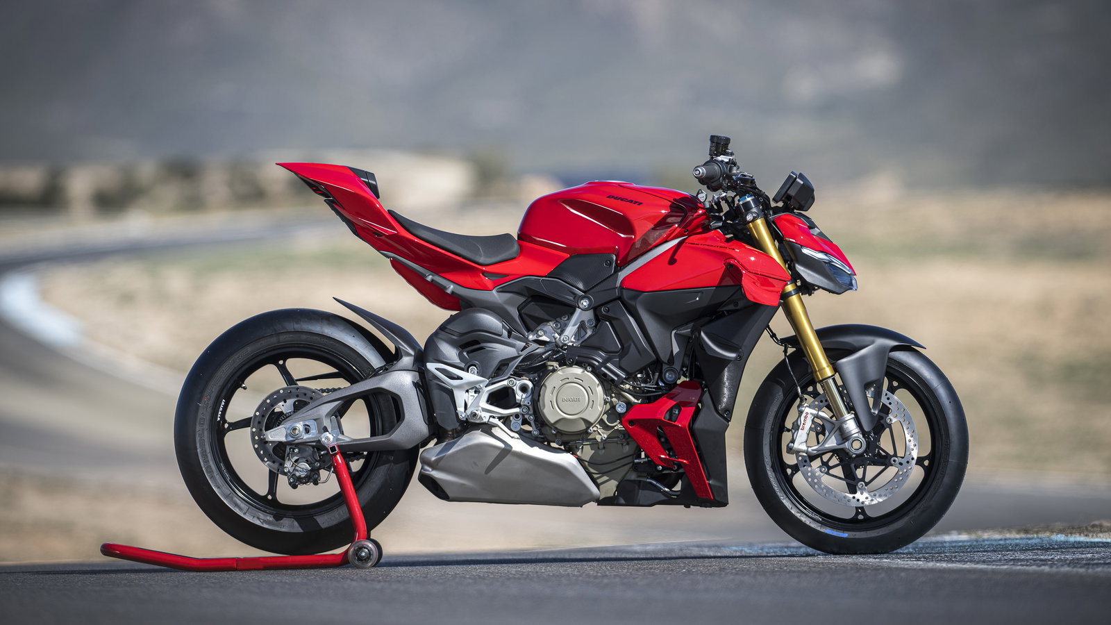 2025 Streetfighter V4 S - static