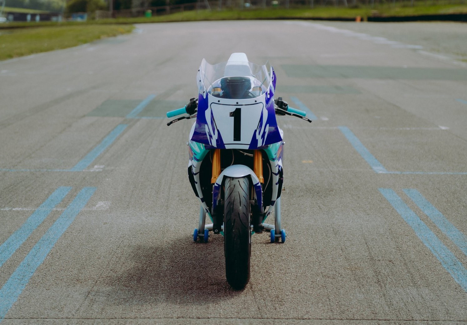 The Haxch Moto XZR900 Thunderbolt