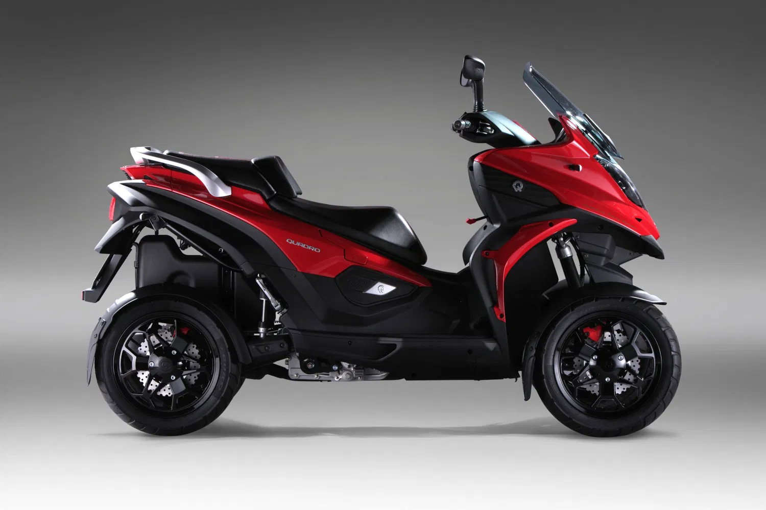 The Quadro Leaning Multiwheel Scooter
