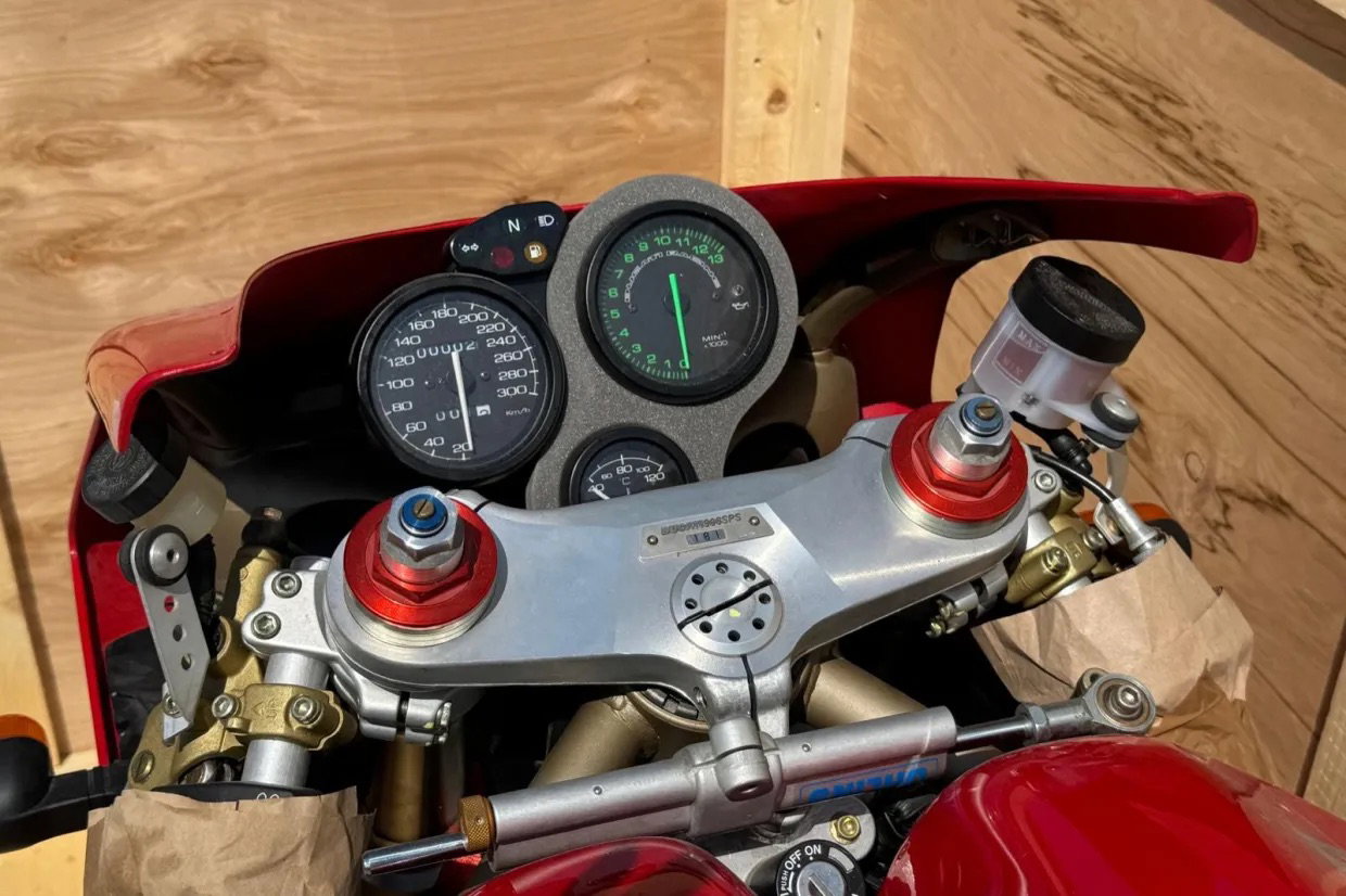 Incredible zero mile Ducati 996 SPS up for sale