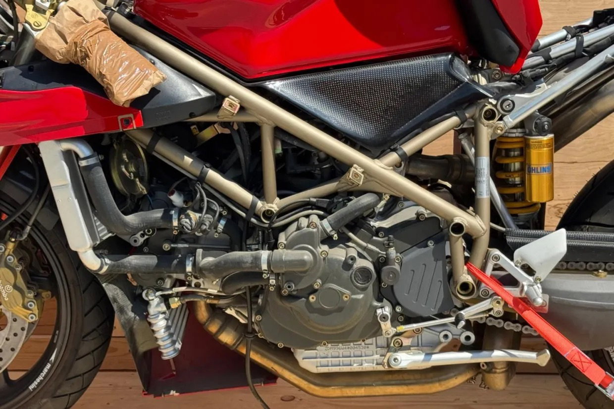 Incredible zero mile Ducati 996 SPS up for sale