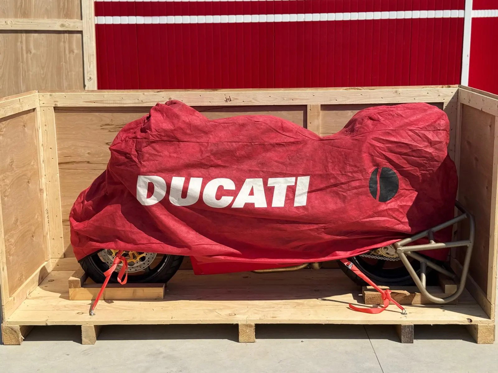 Incredible zero mile Ducati 996 SPS up for sale