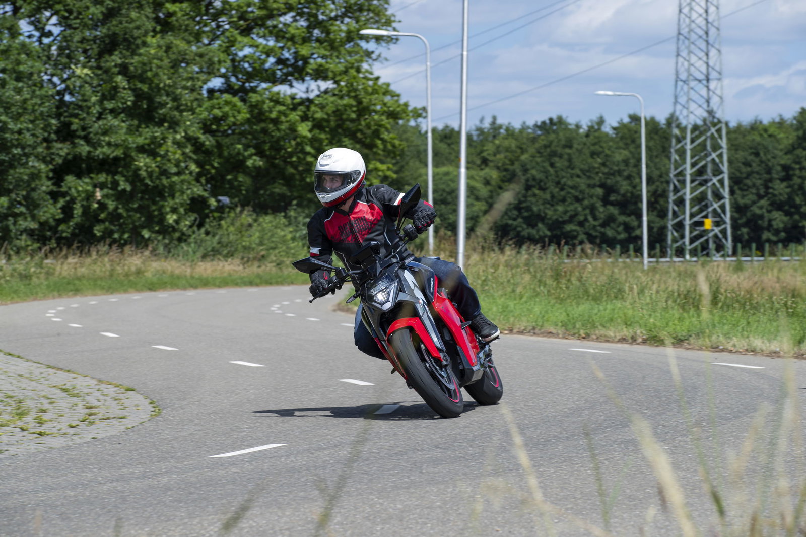 The Ultraviolette F77 Mach 2 - riding