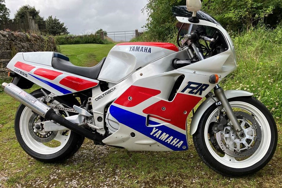 The Yamaha FZR1000 Exup