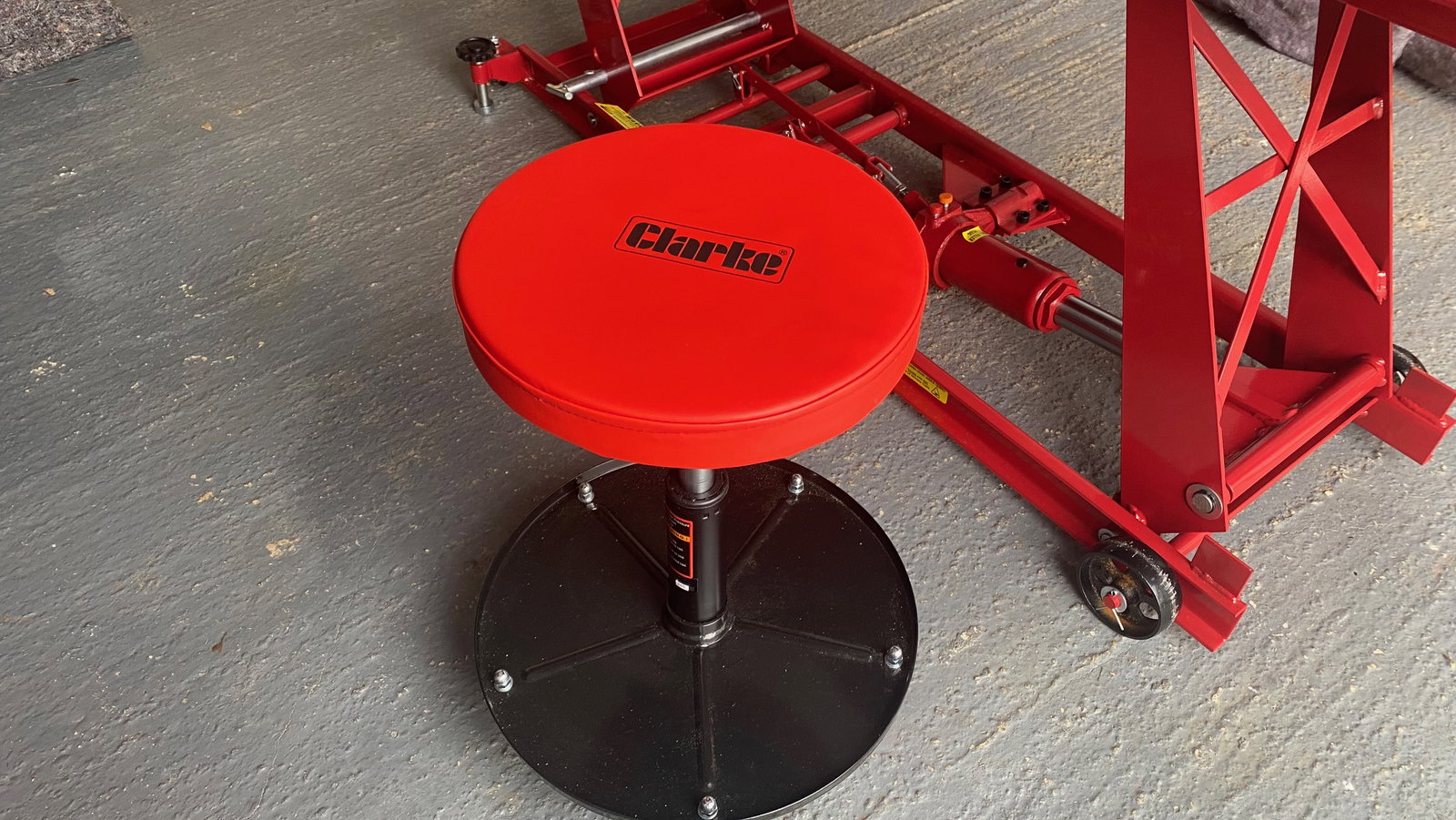 The Clarke CMS2 Height Adjustable Mechanics Seat