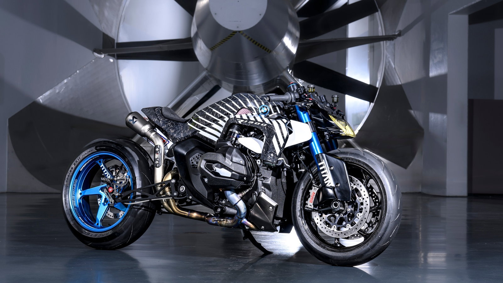 BMW R1300 R Titan