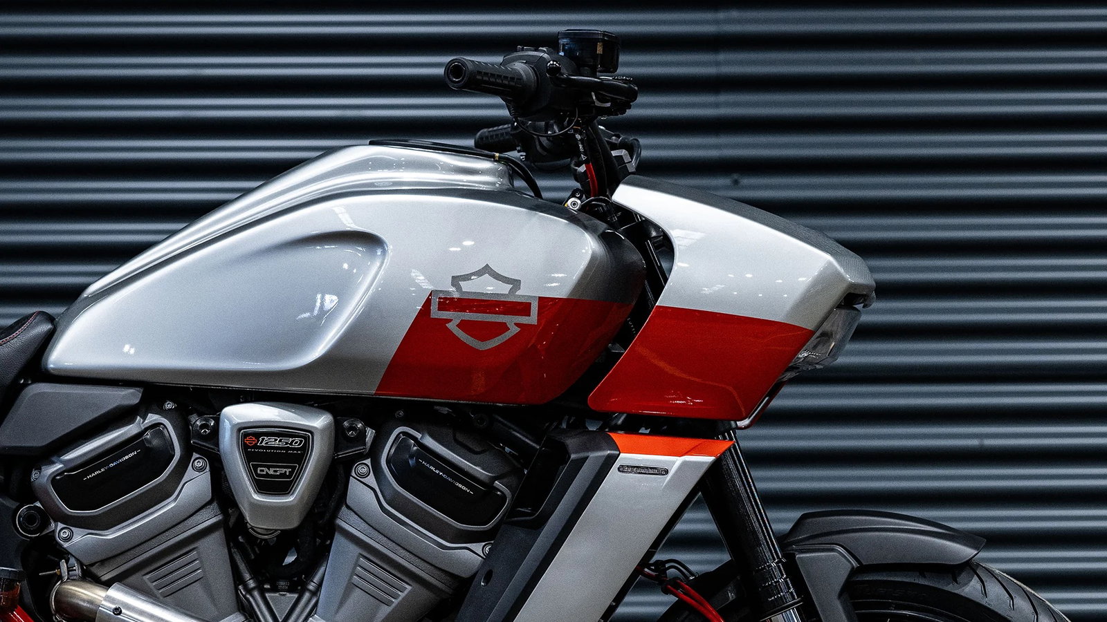 A Custom Harley-Davidson by Powerbrick