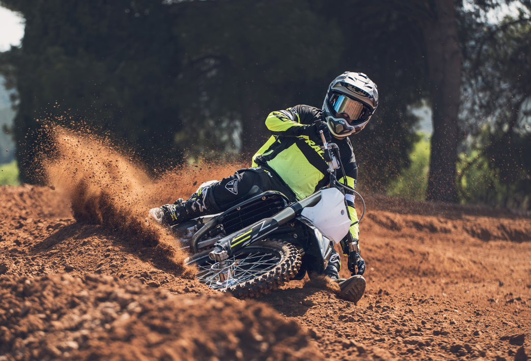 TF 250-X taking a corner