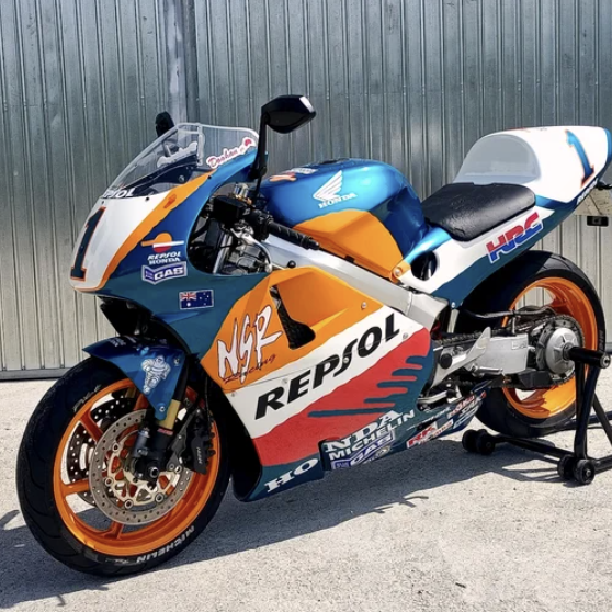 Honda VFR800 Fi turned into a Mick Doohan replica. Credit - Wallapop