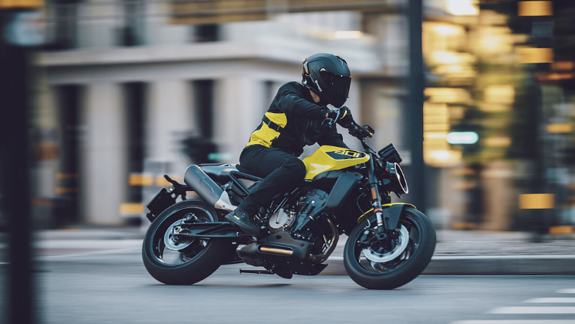 Husqvarna Vitpilen 801 riding on the road