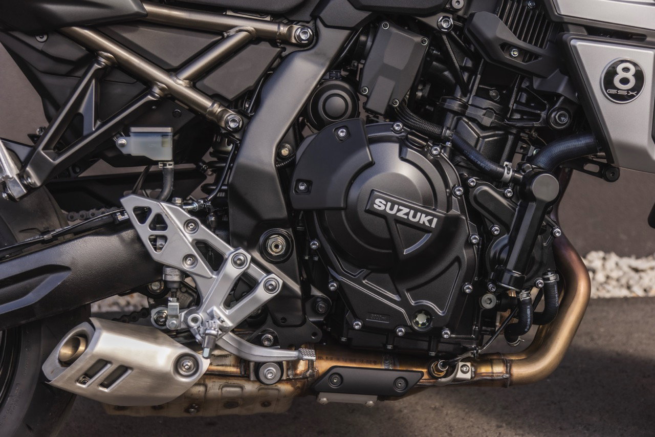 The 798cc parallel twin-cylinder engine 