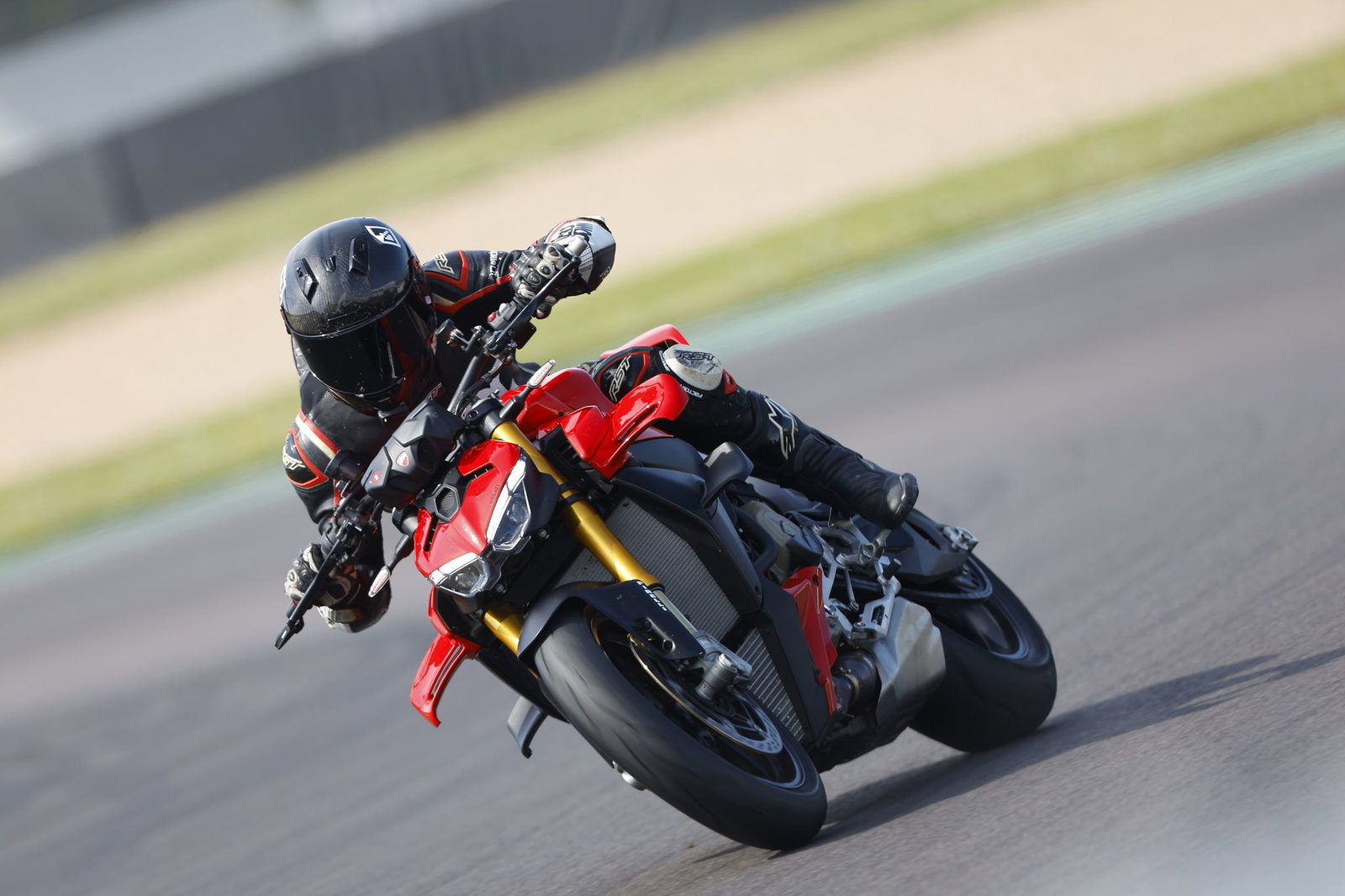 The 2025 Ducati Streetfighter V4S