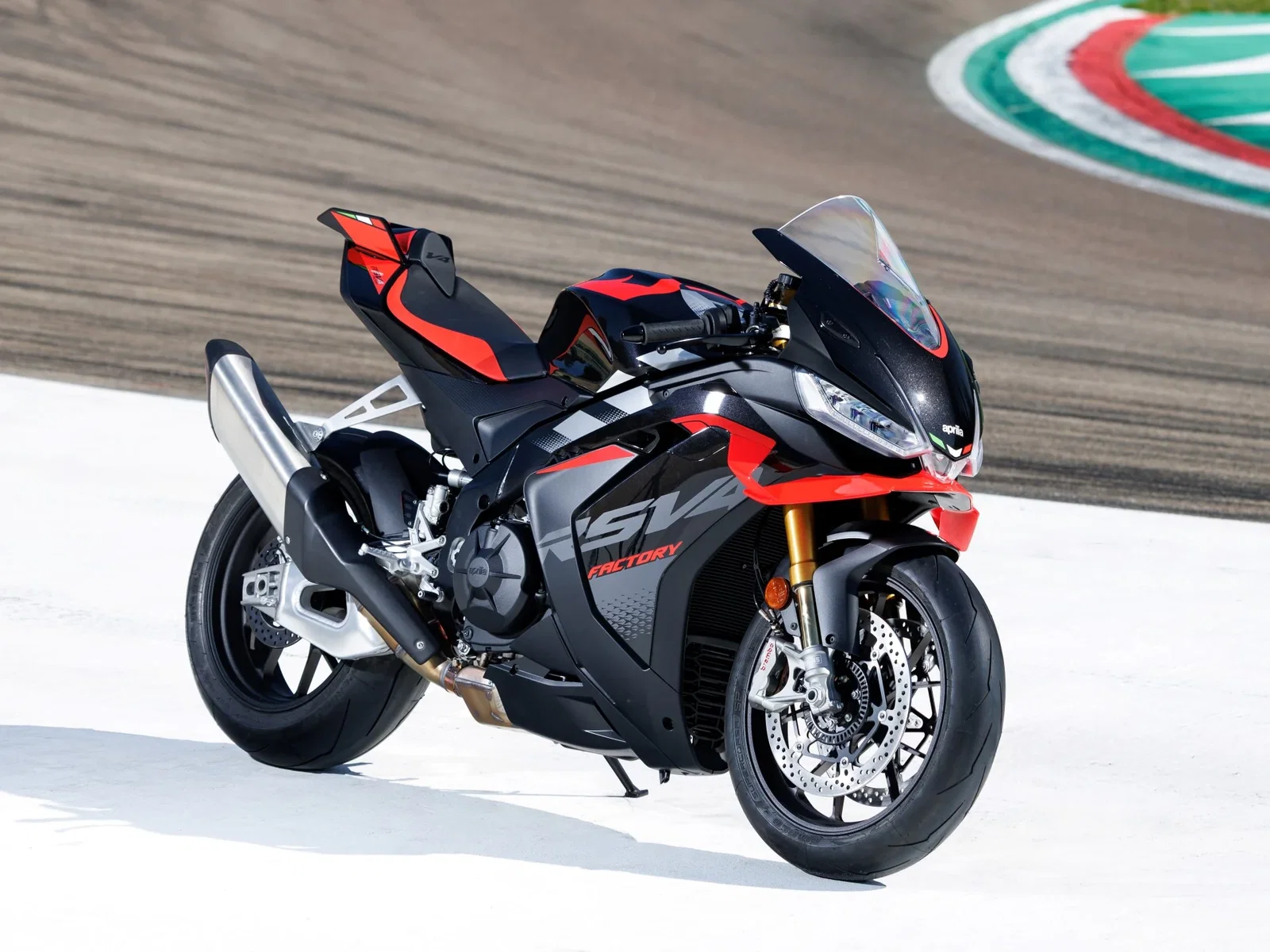 Aprilia RSV4 Factory 1100