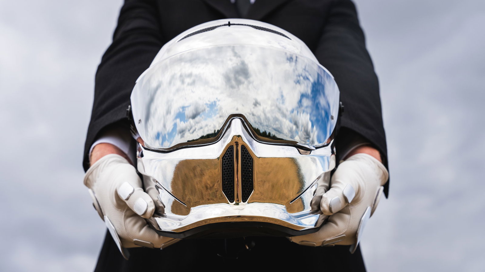 New limited edition Ruroc AT4.0 Carbon Chrome helmet