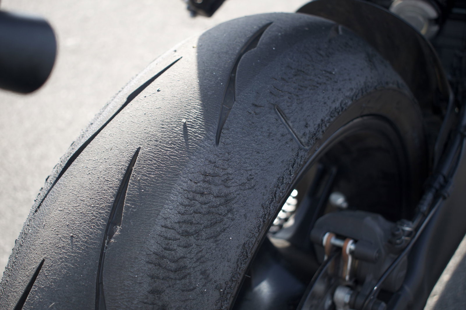 Yamaha R9 - cold tear on the tyre was a slight issue