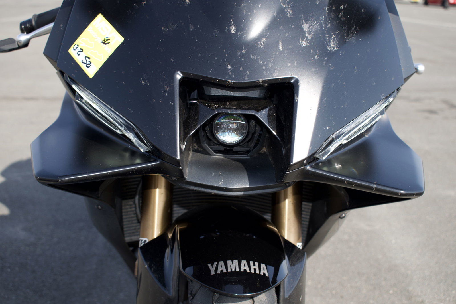 Yamaha R9 - headlight
