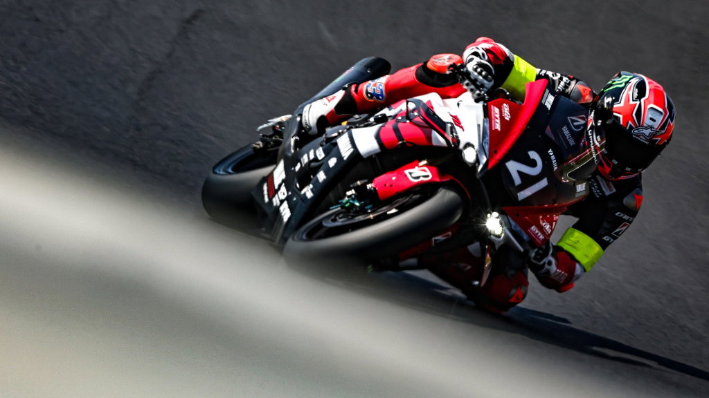 Jack Miller riding a Yamaha R1 at Suzuka. Credit - FIM Endurance World Championship