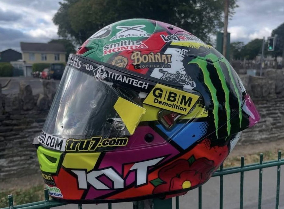 John McGuinness' Gus Scott tribute helmet