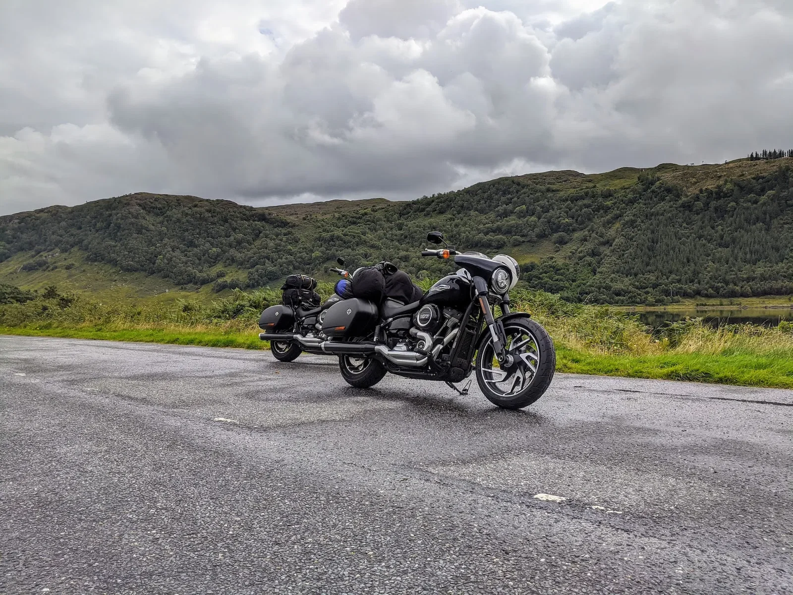 Harley-Davidson Sport Glides in Scotland
