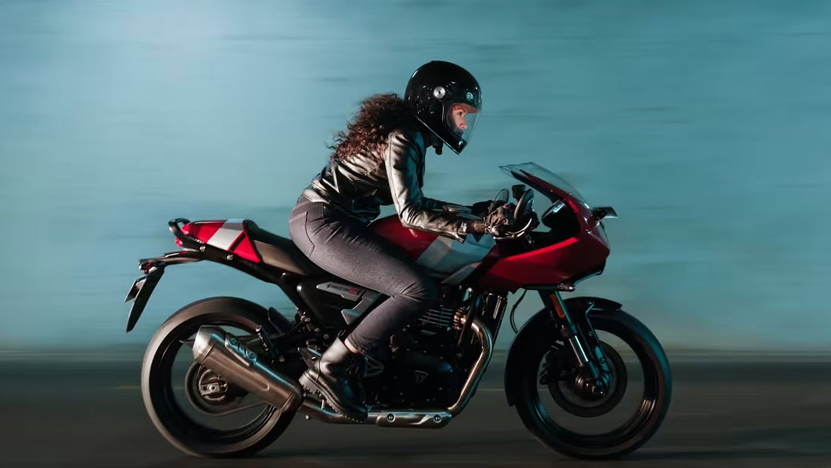 The Triumph Thruxton 400