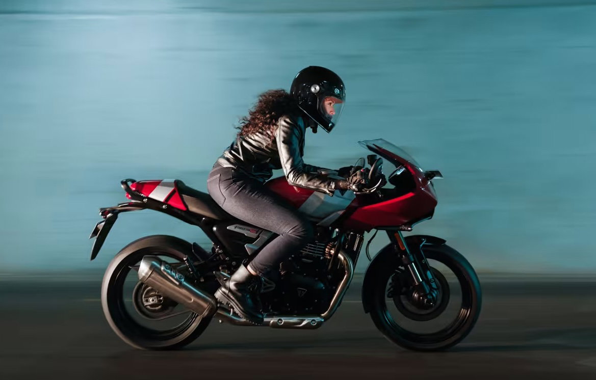 The Triumph Thruxton 400