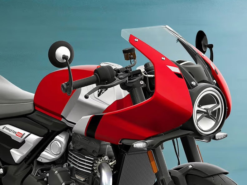 The Triumph Thruxton 400