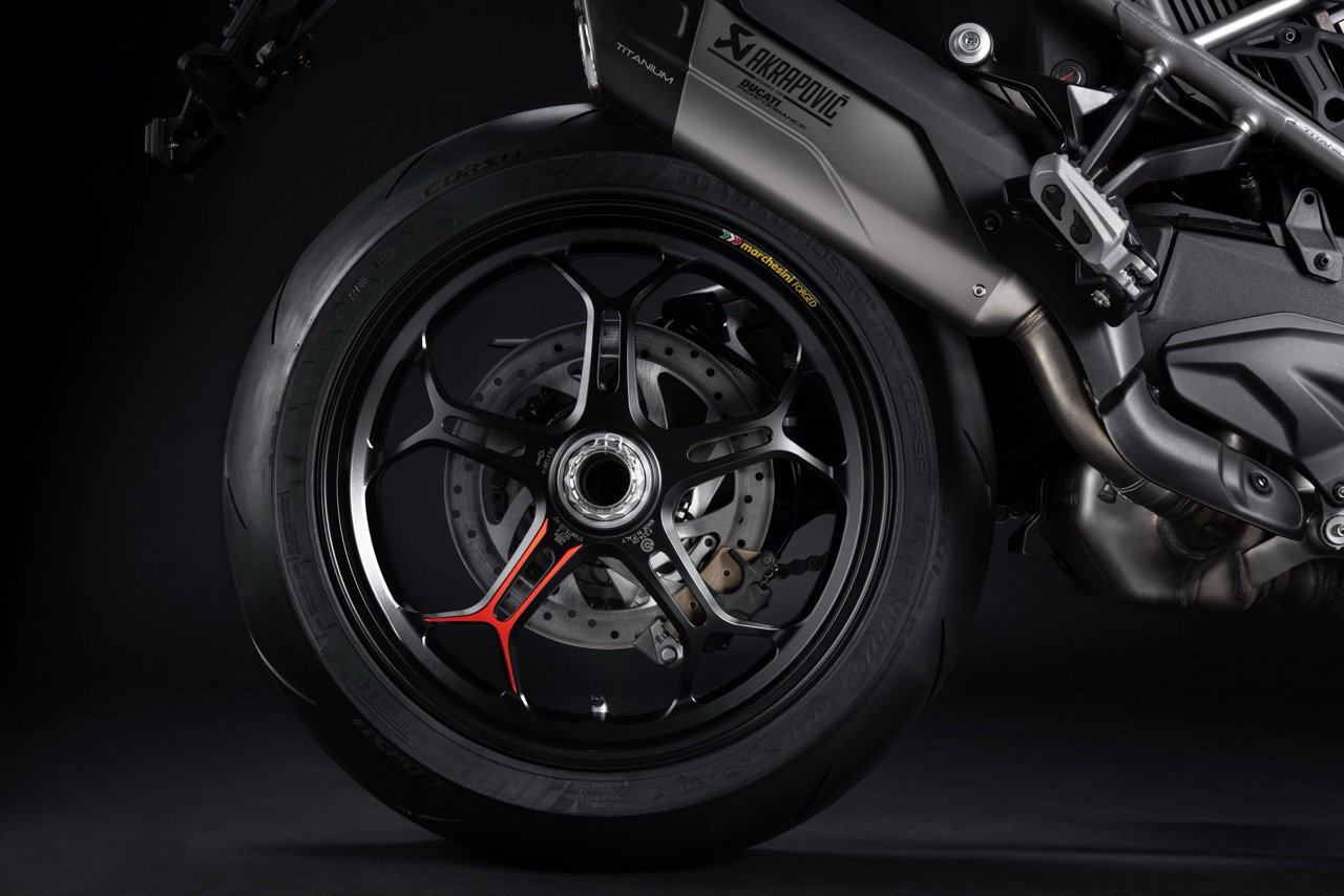 Marchesini forged aluminium wheels are fitted as standard