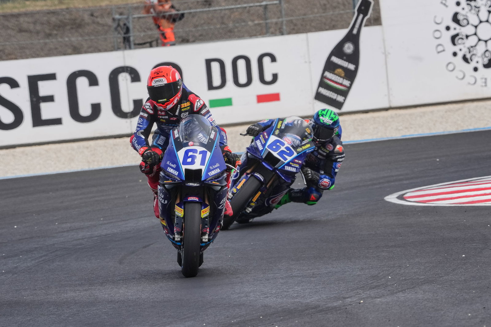 Yamaha R9 bikes racing in World SuperSport