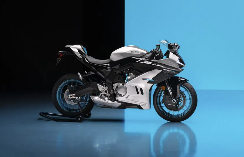 CFMoto's 675SR-R motorcycle