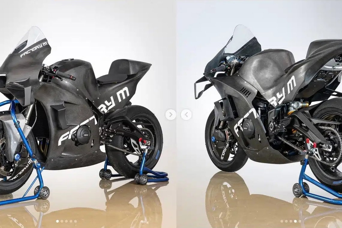 チカ Carbon fibre Triumph Street Triple 765 RS looks like the ultimate