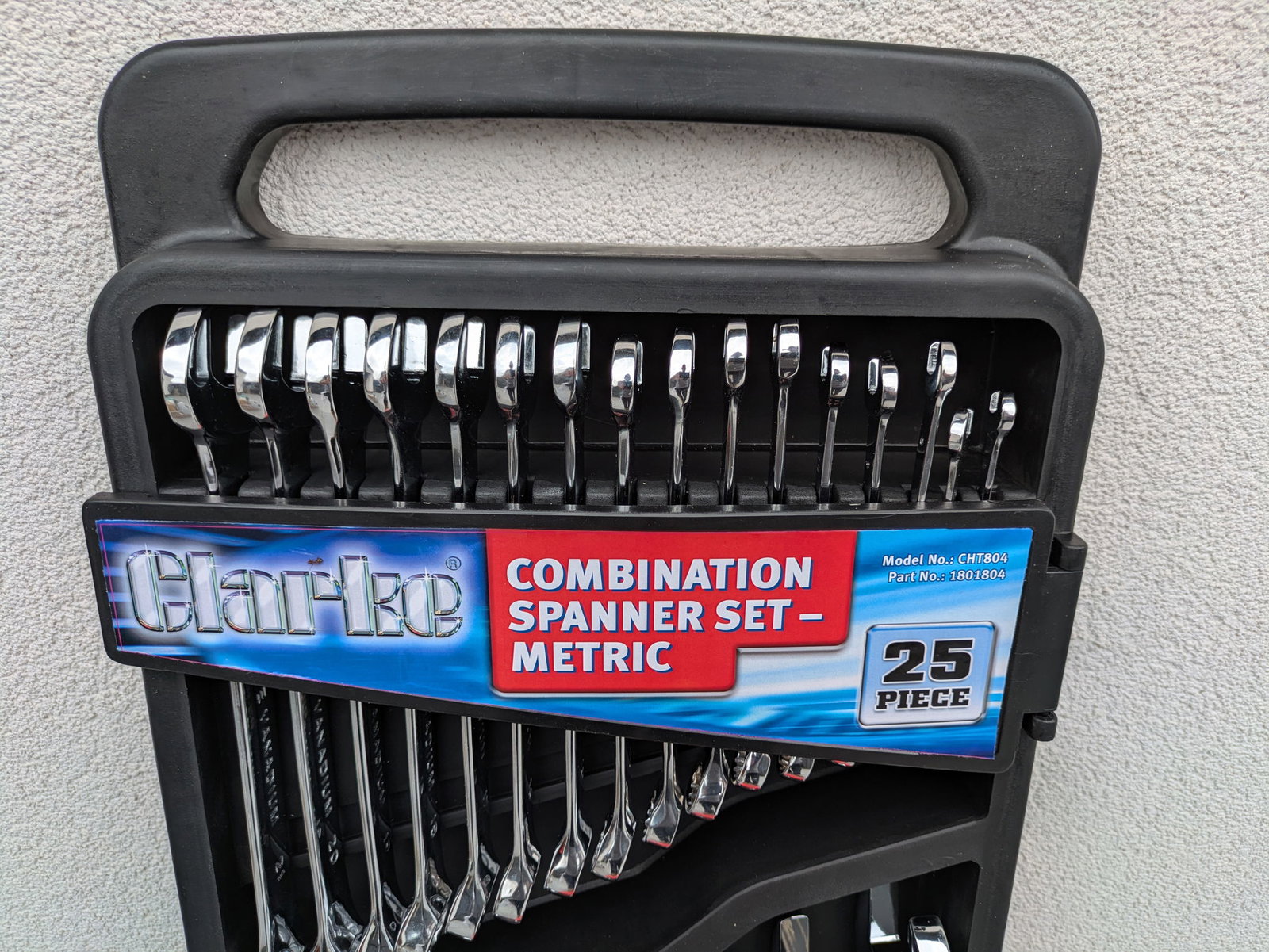 Clarke’s CHT804 25 Piece Combination Spanner Set