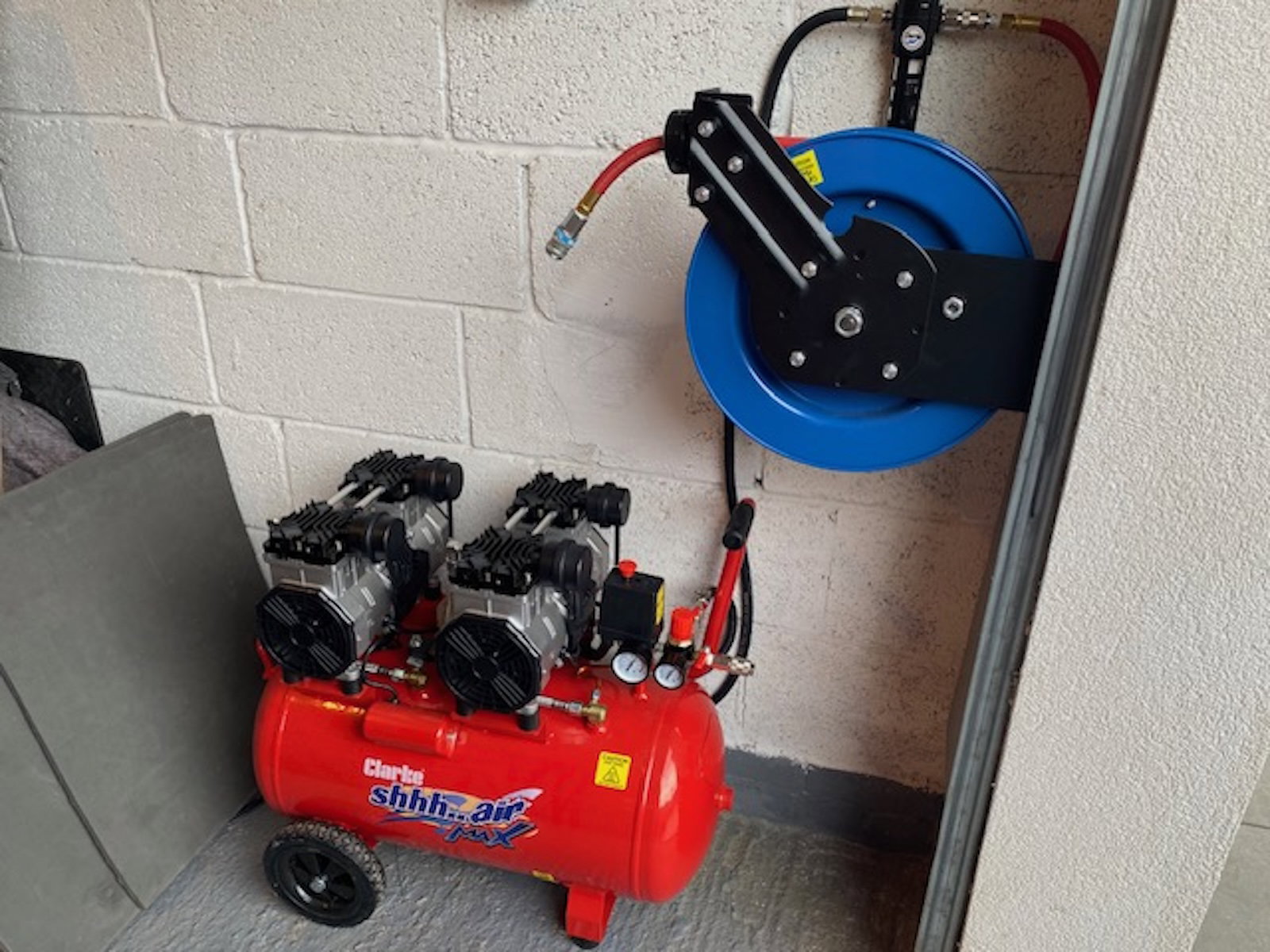 Clarke CAR8MC 8m Retractable Air Hose Reel