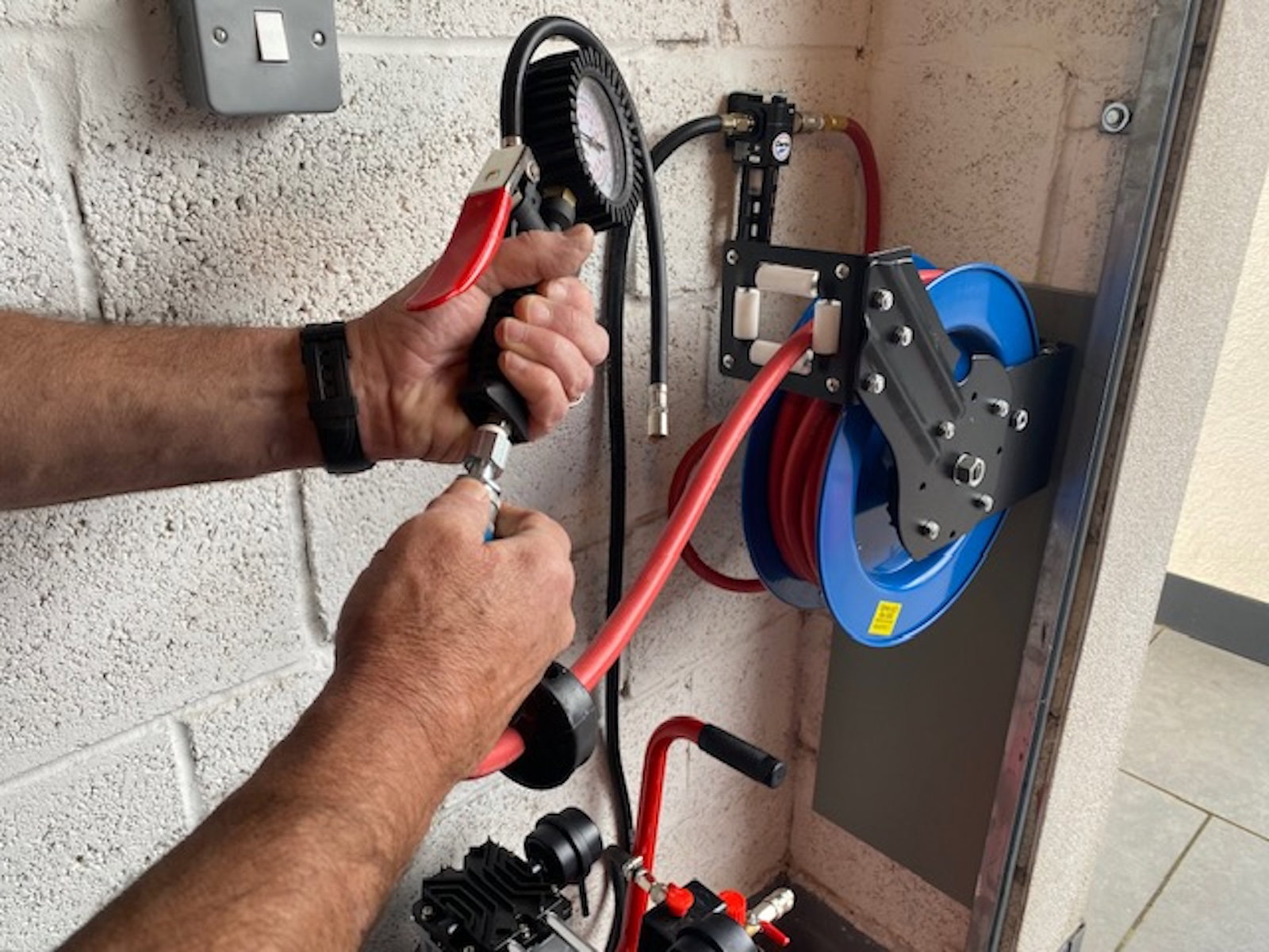 Clarke CAR8MC 8m Retractable Air Hose Reel