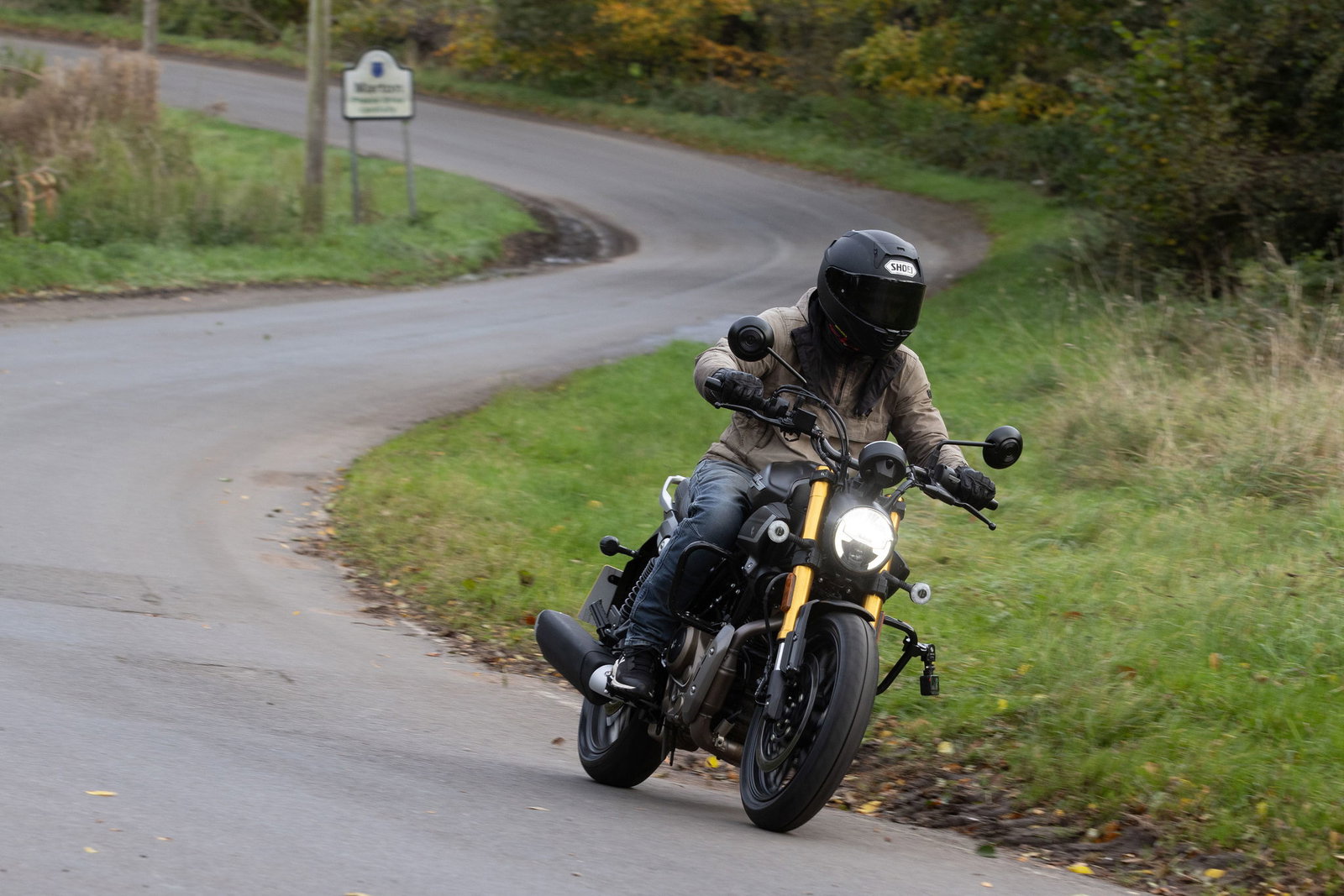 The Hero Hunk 440 - riding