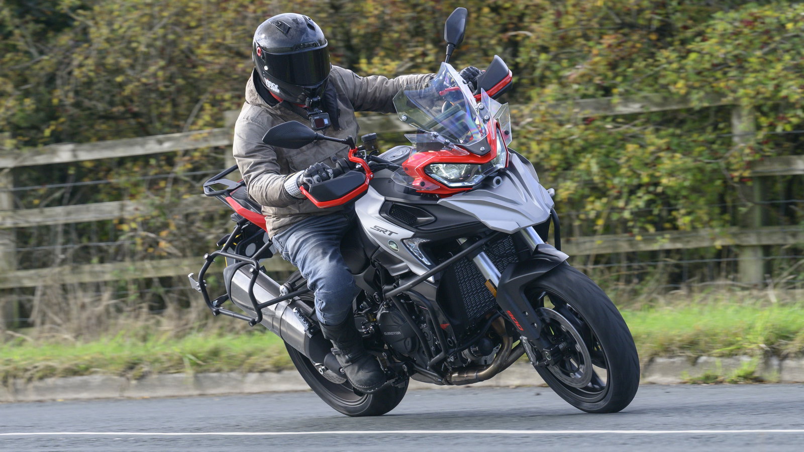 The QJ Motor SRT 900 S - riding